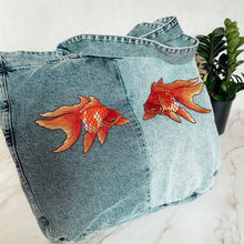 Load image into Gallery viewer, Gold Kingyo Pair