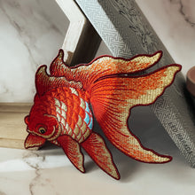 Load image into Gallery viewer, Gold Kingyo Pair