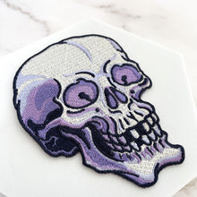 Load image into Gallery viewer, Skull